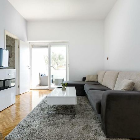 Apartments Mate Balote 54 Krk Bagian luar foto