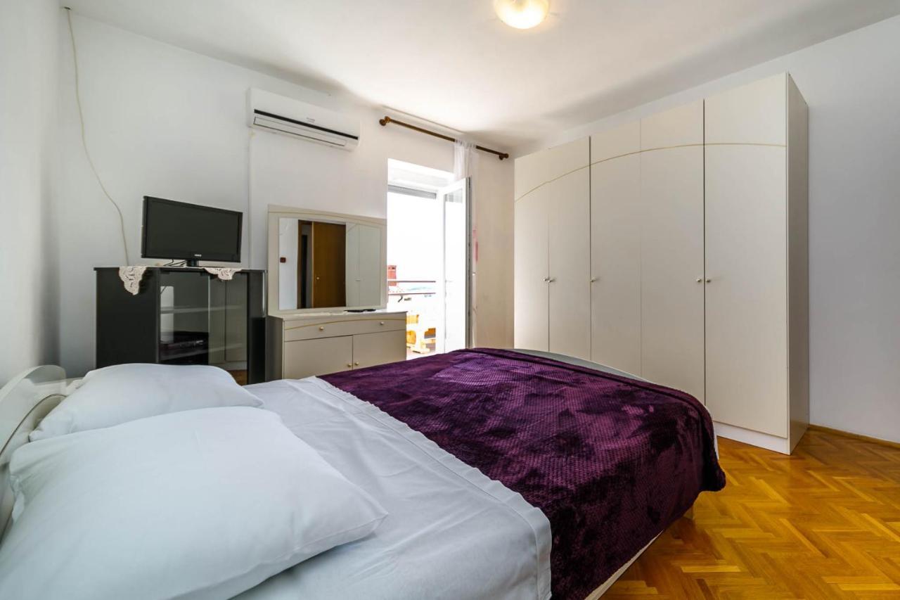 Apartments Mate Balote 54 Krk Bagian luar foto