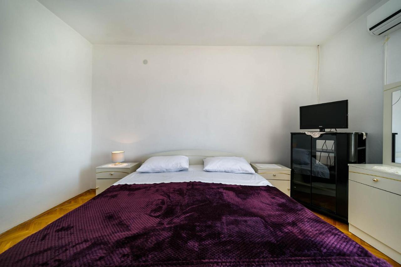 Apartments Mate Balote 54 Krk Bagian luar foto