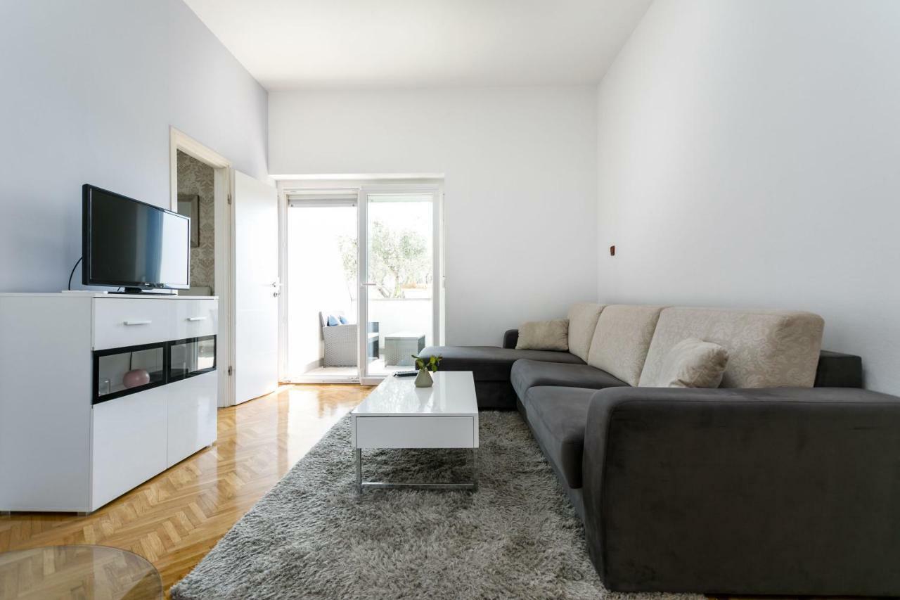 Apartments Mate Balote 54 Krk Bagian luar foto