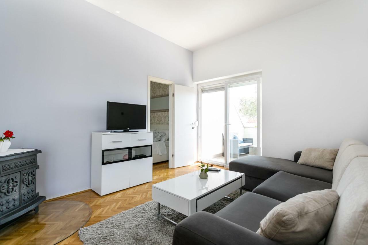 Apartments Mate Balote 54 Krk Bagian luar foto